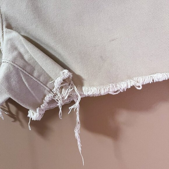 NEARLY NEW Distressed Beige Boyfriend high rise waist jean shorts Sz M - Picture 2 of 5